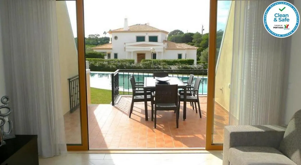 House F São Rafael Beach - Free Wifi&Airco, NETFLIX ready - 300m from the beach Albufeira Casa de Férias